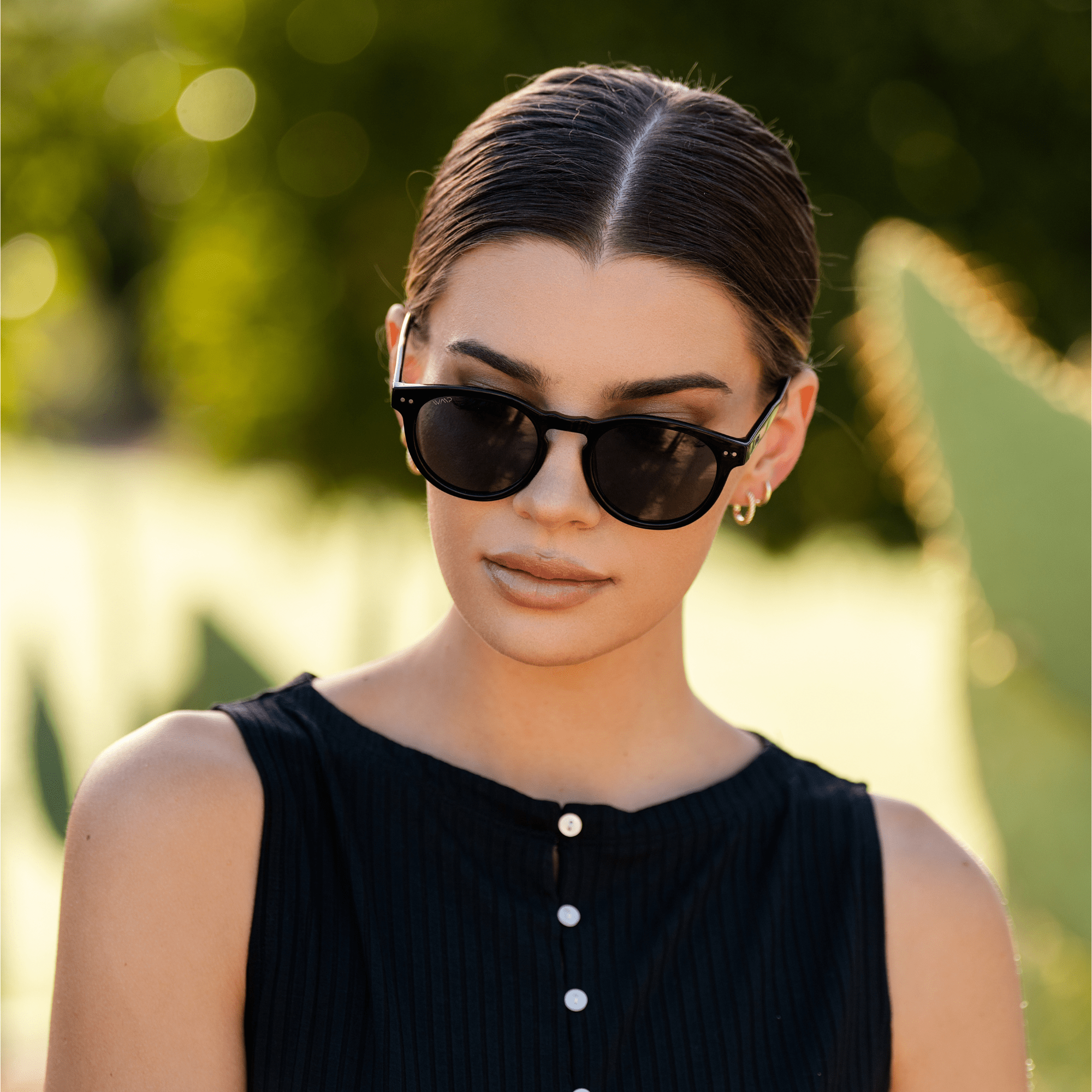 TATE Retro Round Unisex Sunglasses in Black by WMP Eyewear - PUNCH Watch & Eyewear - WMP Eyewear