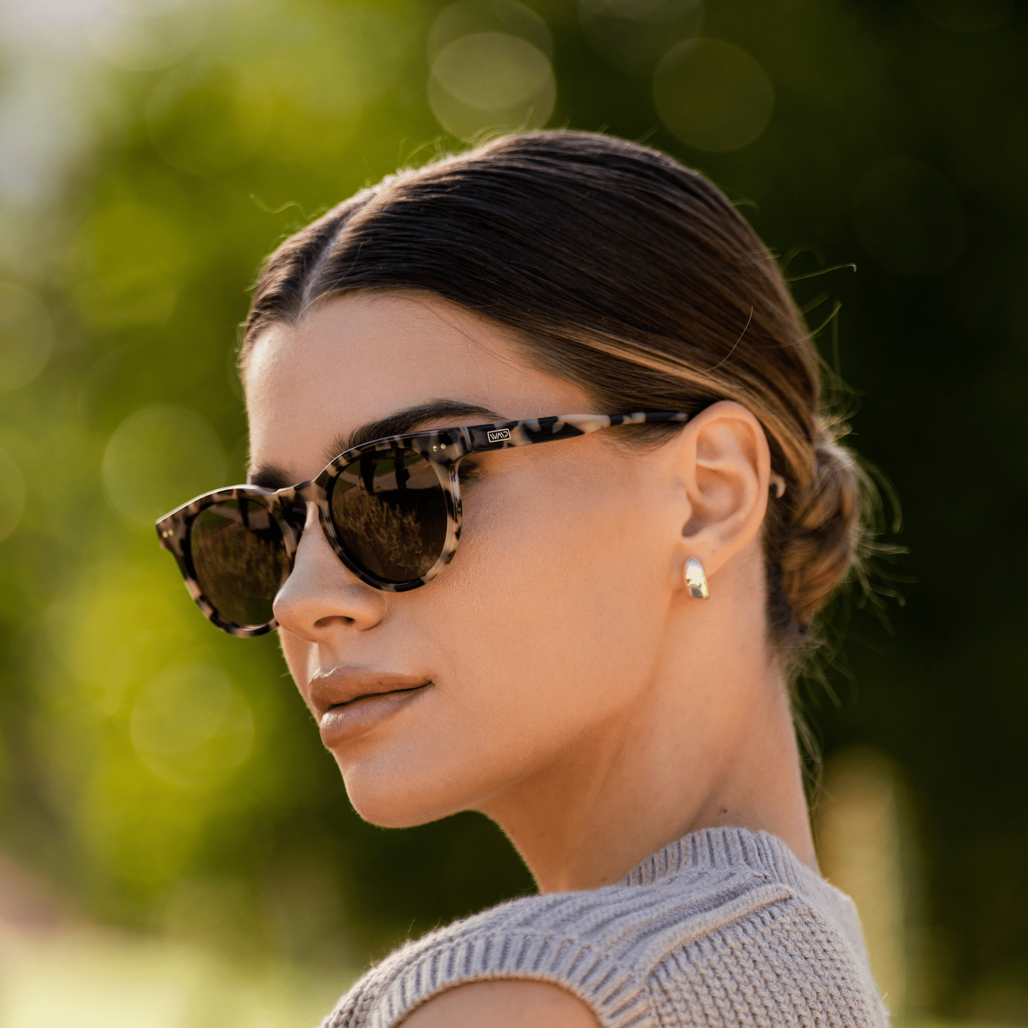 TATE Retro Round Unisex Sunglasses in Beige Tortoise by WMP Eyewear - PUNCH Watch & Eyewear - WMP Eyewear