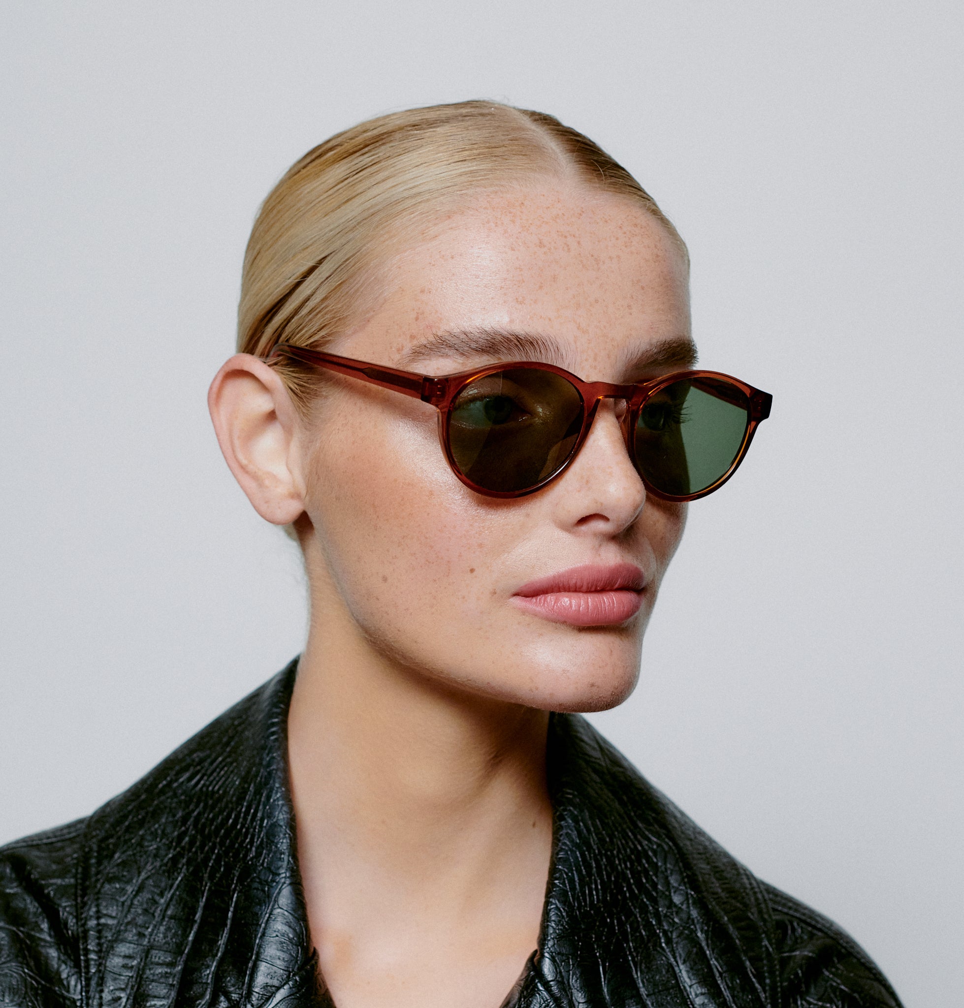 A.KJÆRBEDE (AKJAERBEDE) Marvin Sunglasses | Brown Transparent Round Frame - PUNCH Watch & Eyewear - A.KJÆRBEDE