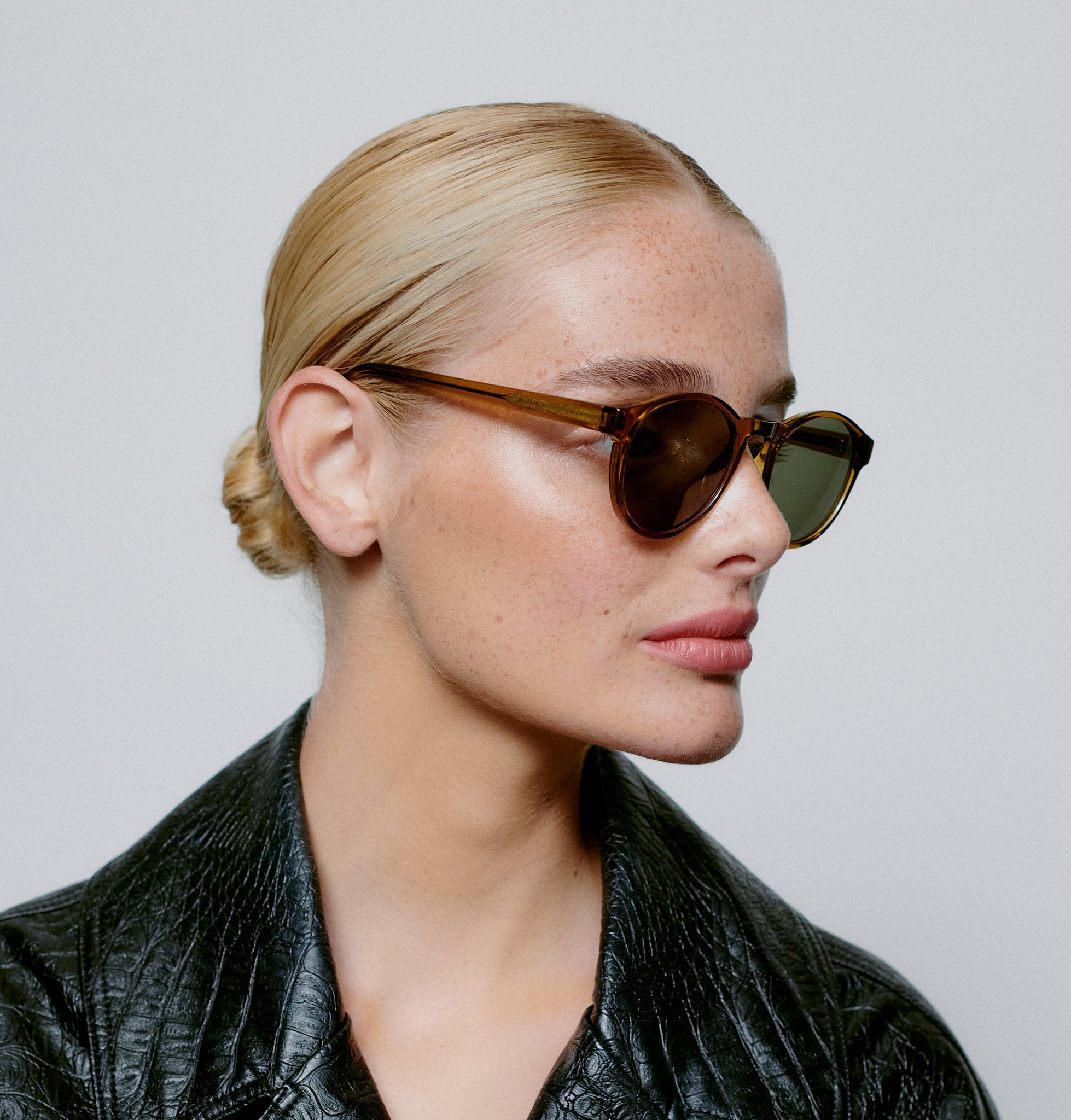 A.KJÆRBEDE (AKJAERBEDE) Marvin Sunglasses | Smoke Transparent Round Frame - PUNCH Watch & Eyewear - A.KJÆRBEDE
