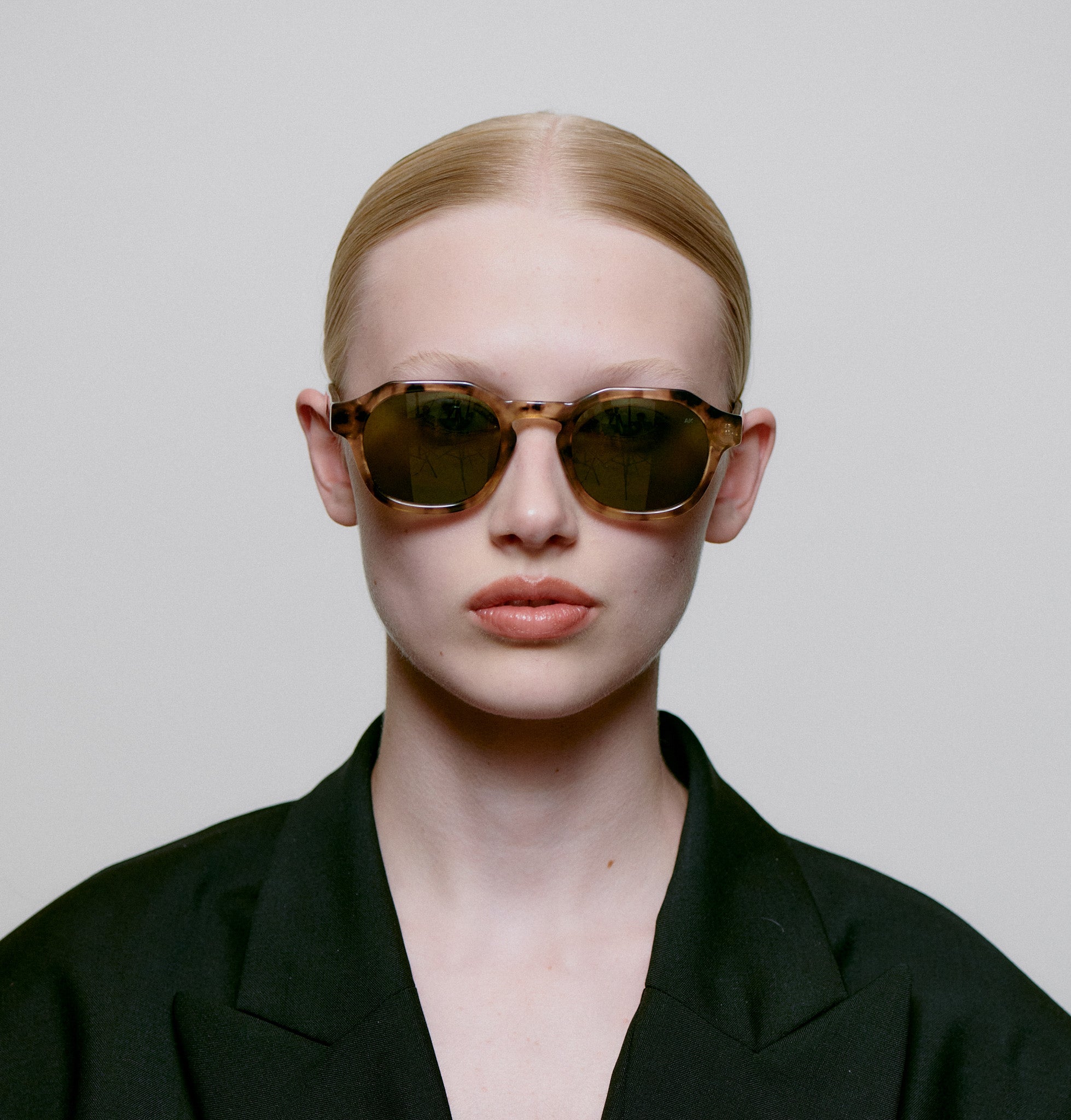 A.KJÆRBEDE (AKJAERBEDE) Zan Sunglasses | Coquina Tortoise Frame, Green Lens - PUNCH Watch & Eyewear - A.KJÆRBEDE