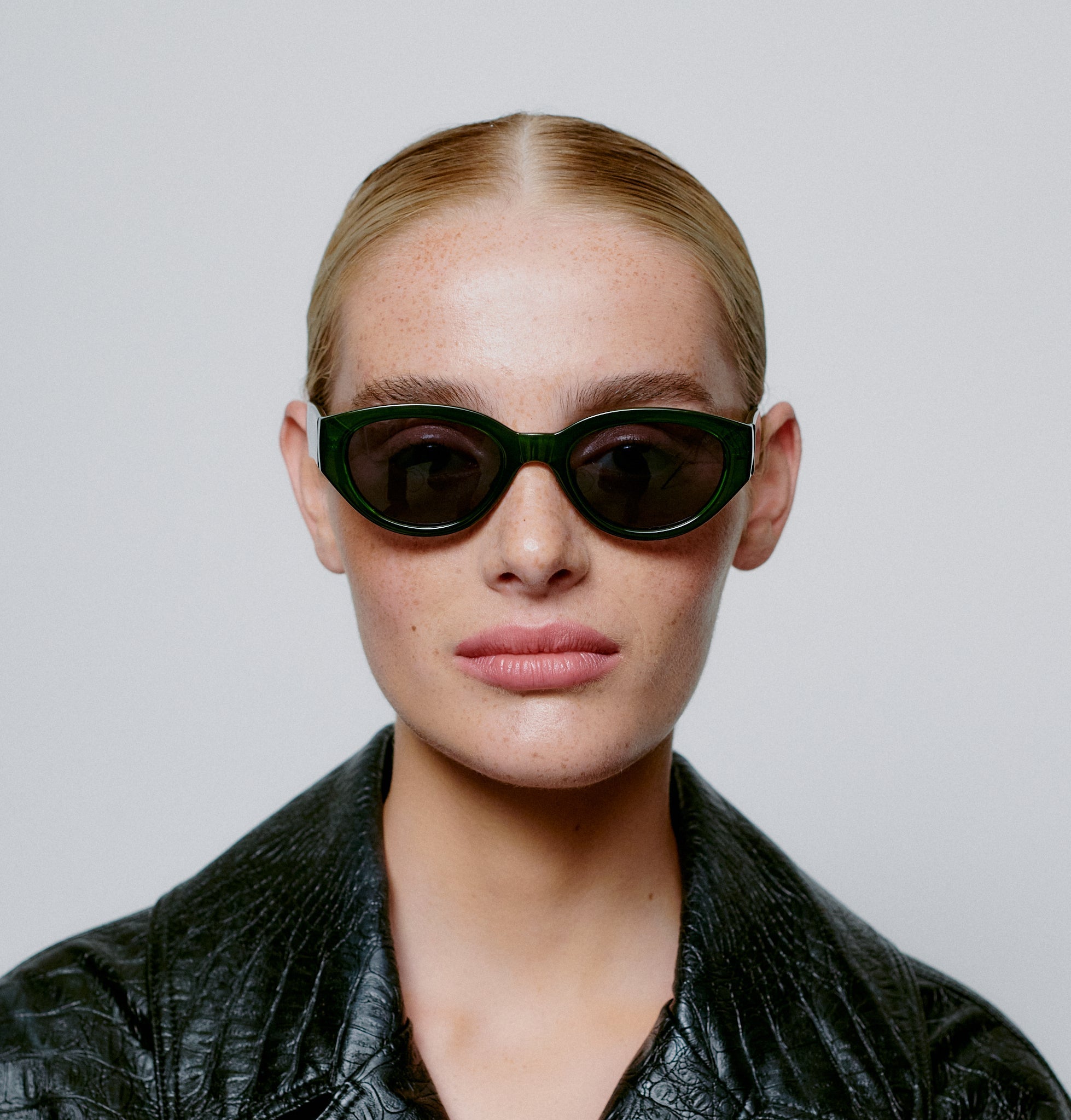 A.KJÆRBEDE WINNIE Sunglasses l Dark Green Transparent - PUNCH Watch & Eyewear - A.KJÆRBEDE