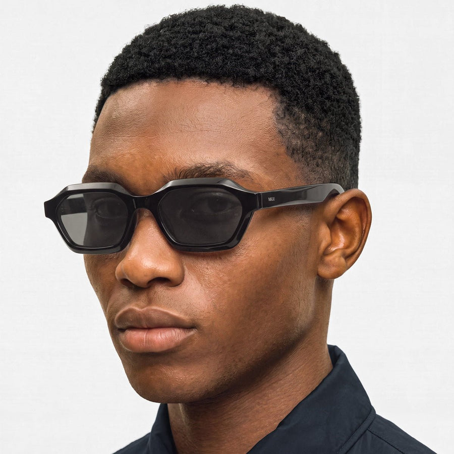 ARO | Black  – 2